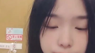 娇妻 雪白 呻吟-美女学生妹子是男友的乖母狗，戴着狗炼项圈乖乖让男友无套抽插~