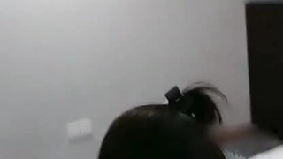 娇妻 雪白 呻吟-美女学生妹子是男友的乖母狗，戴着狗炼项圈乖乖让男友无套抽插~