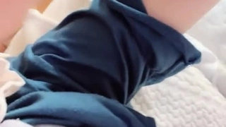 拖鞋家居日韩AV-白皙皮肤呆萌小姐姐！情趣耳朵抓屌吸吮！头套男怼着骚穴猛操，骑乘姿势打桩机，无套内射。