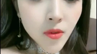 赛琳娜的黄金完整翻译版中文-直播 火辣身材的娜扎【沙滩上的贝壳酱】!